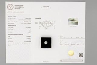 Pravý diamant vypěstovaný v laboratoři - Briliant