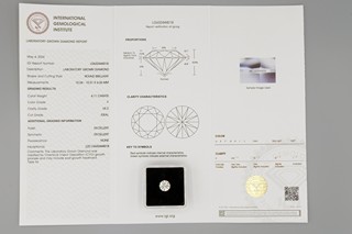 Pravý diamant vypěstovaný v laboratoři - Briliant