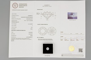 Pravý diamant vypěstovaný v laboratoři - Briliant