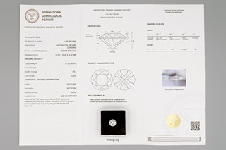 Pravý diamant vypěstovaný v laboratoři - Briliant