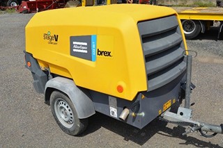 ATLAS COPCO PŘÍPOJNÉ VOZIDLO KOMPRESOR