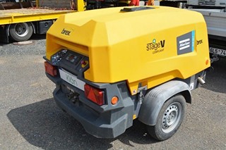 ATLAS COPCO PŘÍPOJNÉ VOZIDLO KOMPRESOR