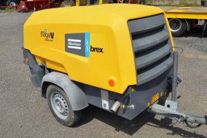 ATLAS COPCO PŘÍPOJNÉ VOZIDLO KOMPRESOR