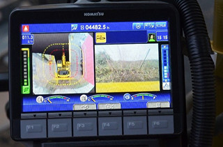 KOMATSU PC 290NLCI PÁSOVÉ RYPADLO + RYCHLUPÍNAČ,LŽÍCE A SVAHOVÁ LOPATA