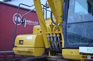 KOMATSU PC 290NLCI PÁSOVÉ RYPADLO + RYCHLUPÍNAČ,LŽÍCE A SVAHOVÁ LOPATA