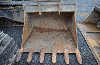 KOMATSU PC 290NLCI PÁSOVÉ RYPADLO + RYCHLUPÍNAČ,LŽÍCE A SVAHOVÁ LOPATA