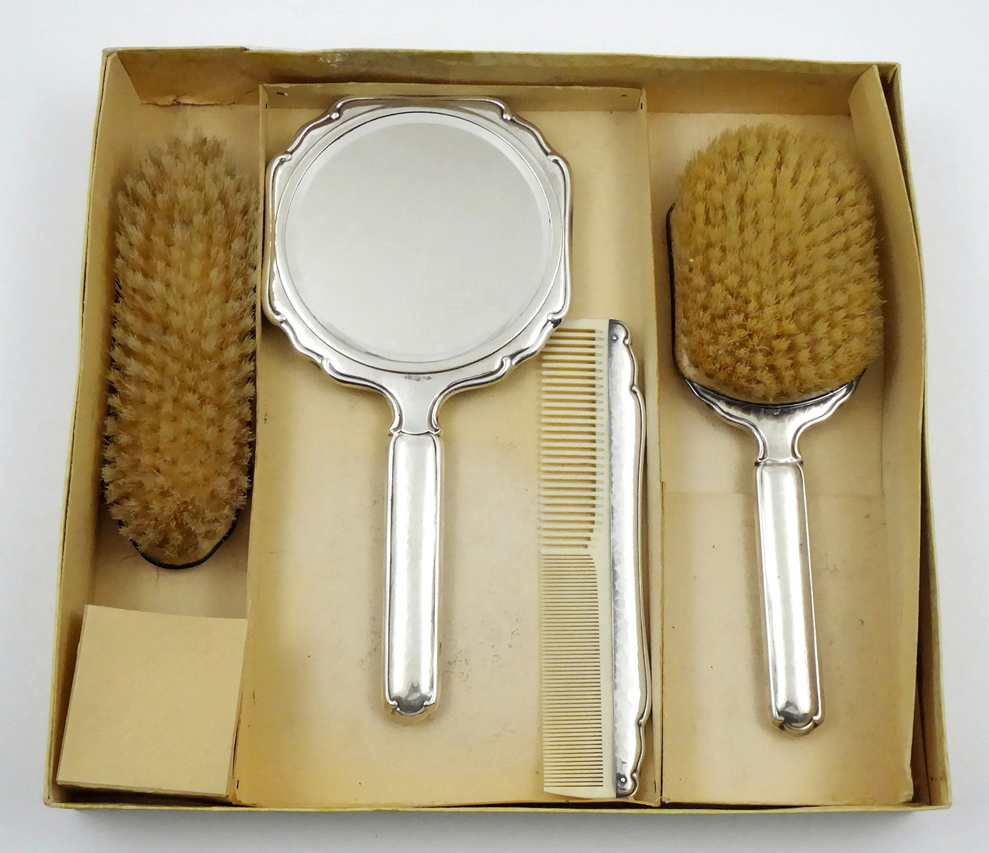 TOALETNÍ SOUPRAVA - KARL HOHMANN, PFORZHEIM