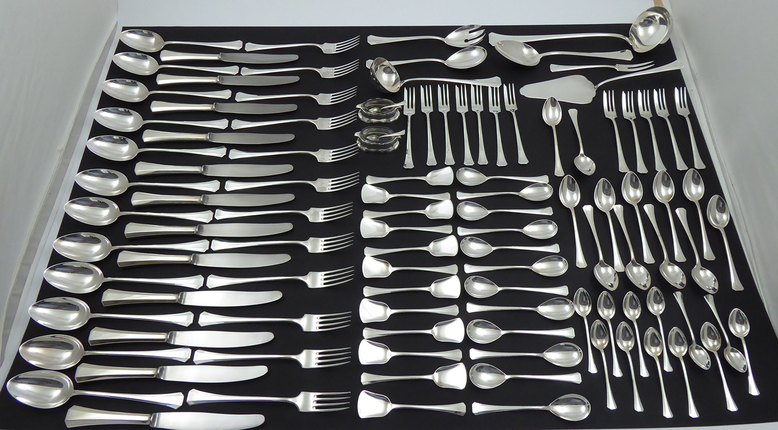 LUXUSNÍ ART DECO STŘÍBRNÁ SADA PŘÍBORŮ, 107 KS - SANDRIK
