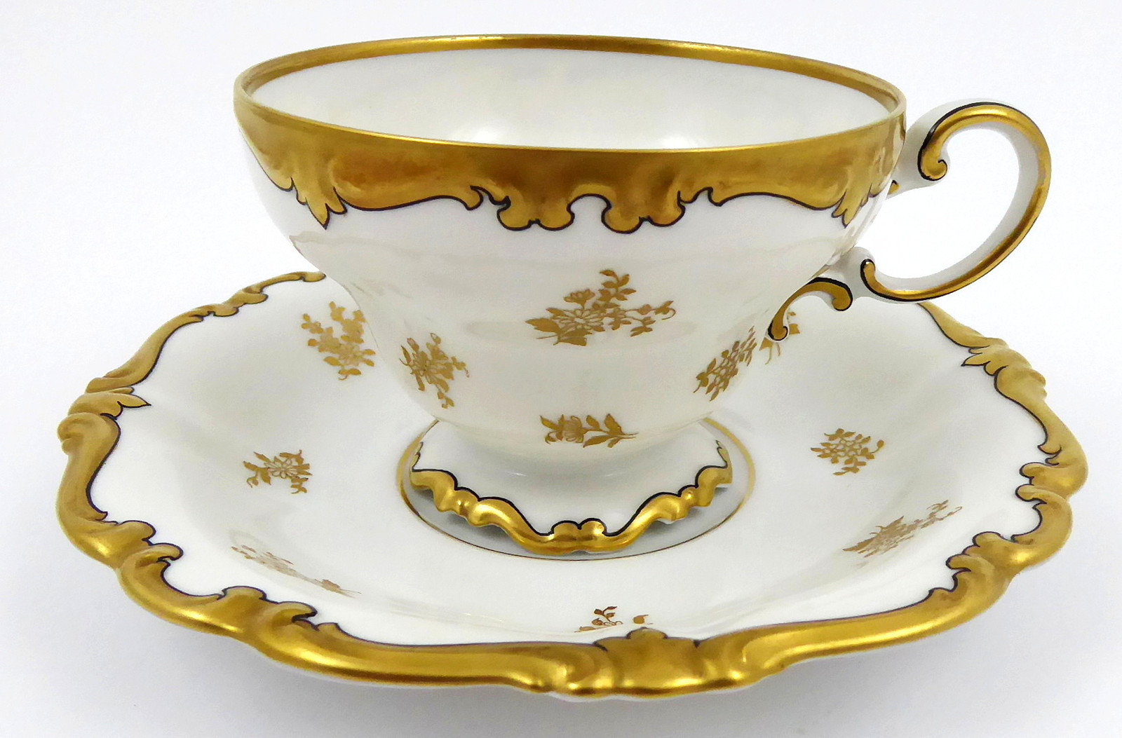 ROSENTHAL, POMPADOUR - ROKOKOVÝ ZLACENÝ ČAJOVÝ ŠÁLEK S KVÍTÍM