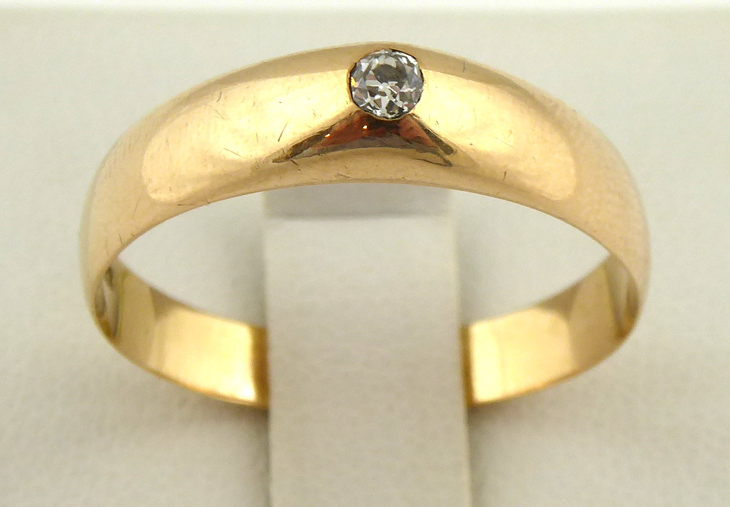 PÁNSKÝ ZLATÝ PRSTEN S PŘÍRODNÍM DIAMANTEM - 0,10 CT