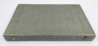 REPREZENTATIVNÍ ZLACENÁ STŘÍBRNÁ SADA DEZERTNÍCH PŘÍBORŮ V KAZETĚ, 12 KS