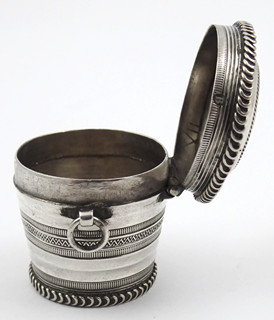 STŘÍBRNÁ DÓZIČKA - REIN SIPKES ZIJSTRA, DRACHTEN, CCA ROK 1837