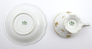 ROSENTHAL, POMPADOUR - ROKOKOVÝ ZLACENÝ ČAJOVÝ ŠÁLEK S KVÍTÍM