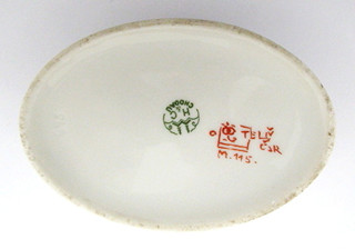 LIDOVÁ MALÍRNA V TELČI - MALOVANÁ PORCELÁNOVÁ DÓZIČKA