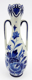 ROYAL G. DELFTS BLAUW - FAJÁNSOVÁ RUČNĚ MALOVANÁ VÁZIČKA Z ROKU 1931