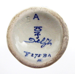 ROYAL G. DELFTS BLAUW - FAJÁNSOVÁ RUČNĚ MALOVANÁ VÁZIČKA Z ROKU 1931