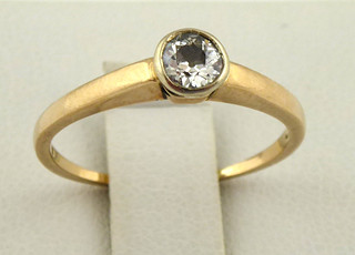ZLATÝ PRSTEN S PŘÍRODNÍM DIAMANTEM - 0,25 CT
