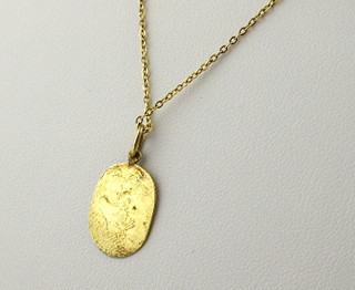 ZLATÝ ŘETÍZEK SE ZNAMENÍM LVA