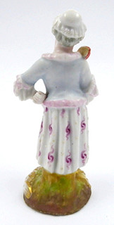 PORCELÁNKA PRAHA - DÍVKA SE STŘEVÍCEM, BIEDERMEIER