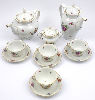 PHILIPP ROSENTHAL (1855-1937) - ROSENTHAL - ELEGANTNÍ KÁVOVÝ I ČAJOVÝ SERVIS SE ČTYŘMI ŠÁLKY