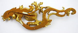 ZLACENÁ DŘEVĚNÁ ŘEZANÁ KARTUŠE