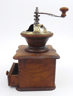 DŘEVĚNÝ KÁVOMLÝNEK - IDEAL, LEINBROCK