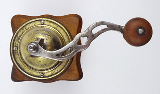 DŘEVĚNÝ KÁVOMLÝNEK - IDEAL, LEINBROCK