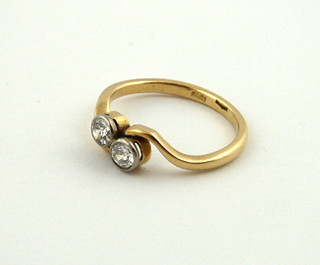 ZAJÍMAVÝ ZLATÝ PRSTEN S DIAMANTY - 0,50 CT