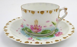 ŠÁLEK S RELIÉFNÍM VĚNEČKEM A ŽEBROVÁNÍM - ROSENTHAL, CARMEN