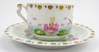 ŠÁLEK S RELIÉFNÍM VĚNEČKEM A ŽEBROVÁNÍM - ROSENTHAL, CARMEN