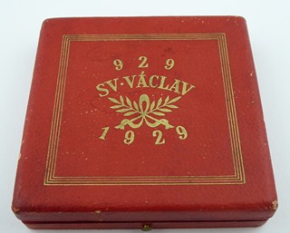 JOSEF ŠEJNOST (1878-1941). STŘÍBRNÁ MEDAILE K MILÉNIU SV. VÁCLAVA 929 - 1929 V PŮVODNÍ ETUI