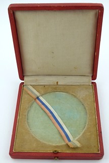 JOSEF ŠEJNOST (1878-1941). STŘÍBRNÁ MEDAILE K MILÉNIU SV. VÁCLAVA 929 - 1929 V PŮVODNÍ ETUI