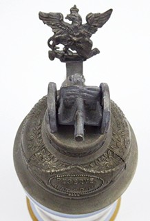 PORCELÁNOVÝ KORBEL MNICHOVSKÉ 5. BATERIE - S CÍNOVÝM KANÓNEM
