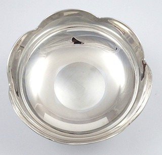 VELKÁ KRÁSNÁ STŘÍBRNÁ MÍSA - TIFFANY & CO., NEW YORK