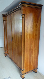 ZÁMECKÁ VELKÁ SKŘÍŇ - BIEDERMEIER