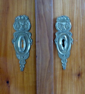 ZÁMECKÁ VELKÁ SKŘÍŇ - BIEDERMEIER