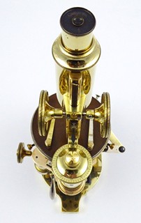 MIKROSKOP, ČÍSLO 9310 - CARL REICHERT, WIEN