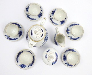 KÁVOVÝ SERVIS S ČÍNSKÝM DRAKEM - KARLOVARSKÝ PORCELÁN, DUBÍ