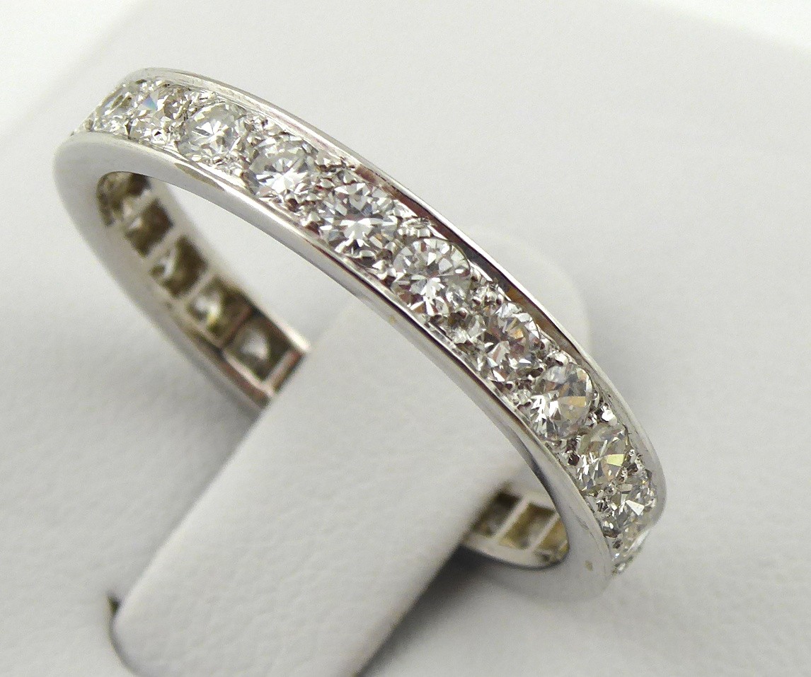 ZÁŘIVÝ PRSTEN S 26 PŘÍRODNÍMI DIAMANTY 1,30 CT- MEMORY