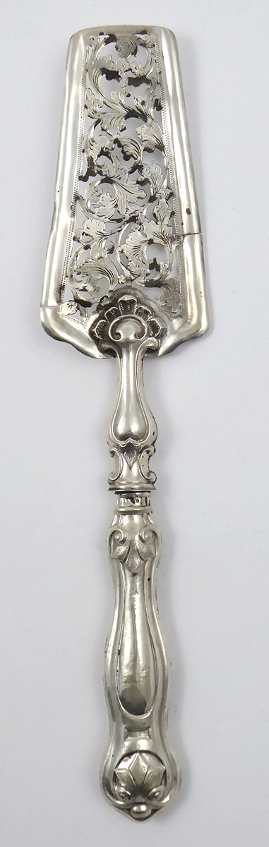 STŘÍBRNÁ ZDOBNÁ LOPATKA - BIEDERMEIER