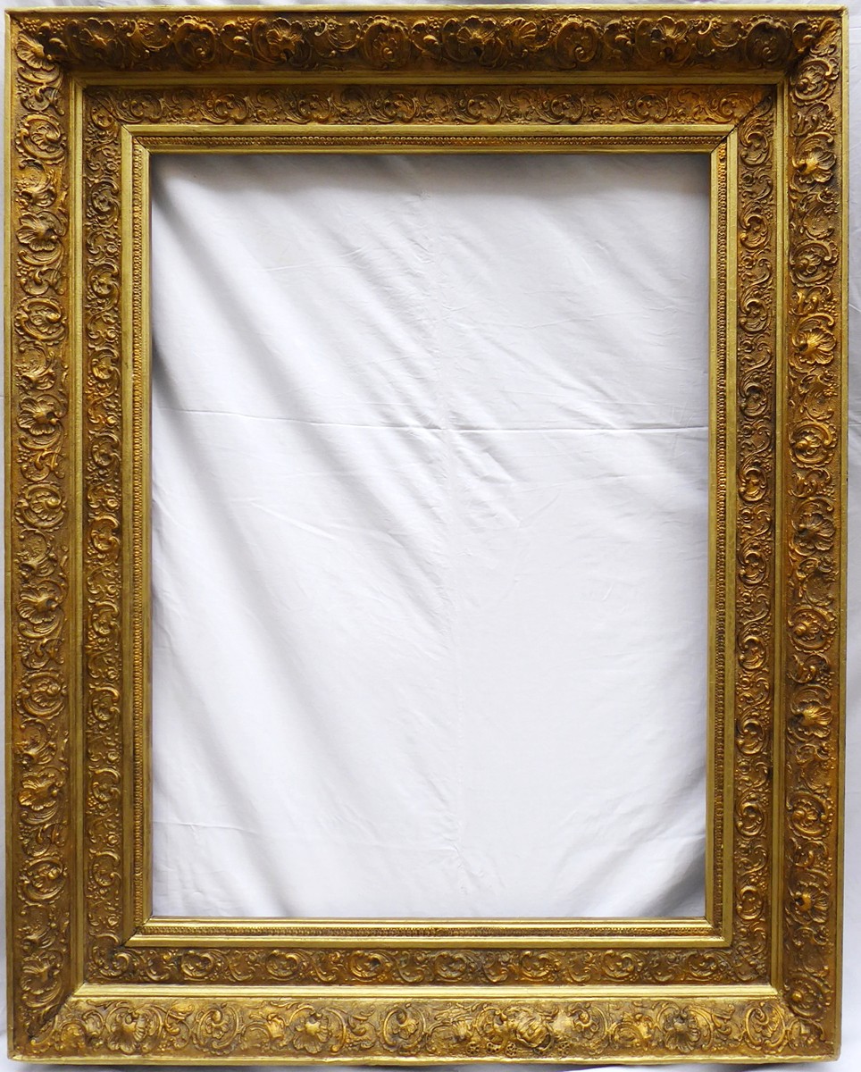 VELKÝ MASIVNÍ ZLACENÝ RÁM S ORNAMENTY