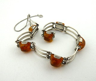 STŘÍBRNÝ JANTAROVÝ NÁRAMEK - FISCHLANDSCHMUCK