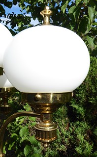 VYSOKÁ STOJACÍ MOSAZNÁ PODLAHOVÁ LAMPA