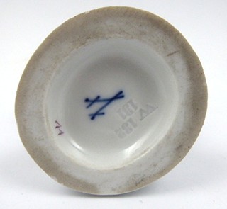 ALFRED KÖNIG (1871-1940) - DÍVENKA SE SNĚHOVOU KOULÍ - MÍŠEŇ