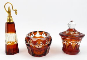 ART DECO TOALETNÍ SOUPRAVA Z AMBROVÉHO SKLA