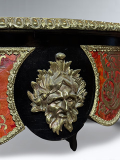 Ceremoniální stůl Boulle