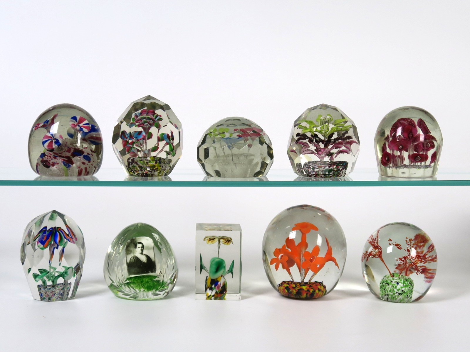 Soubor 10 skleněných těžítek