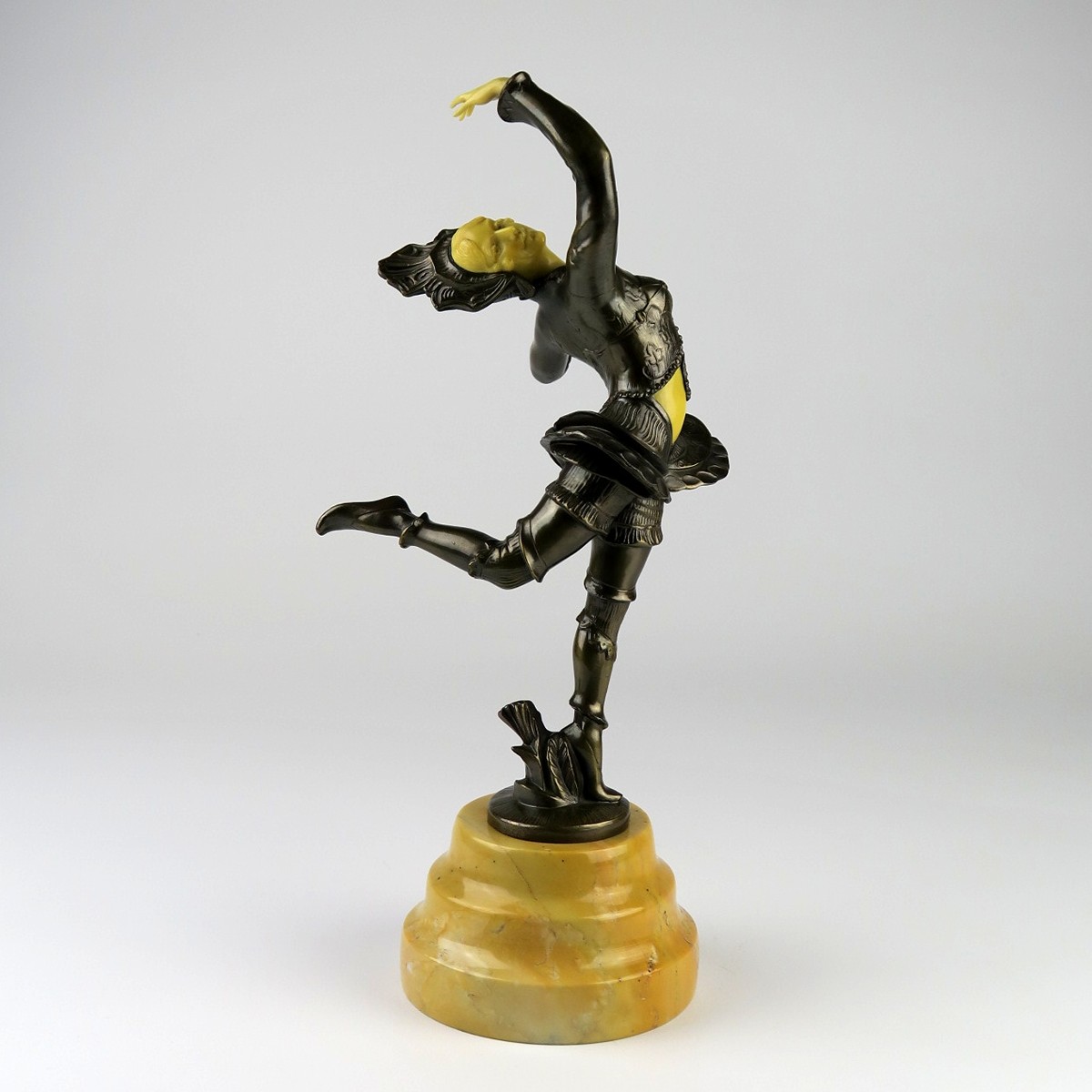 Art deco orientální tanečnice