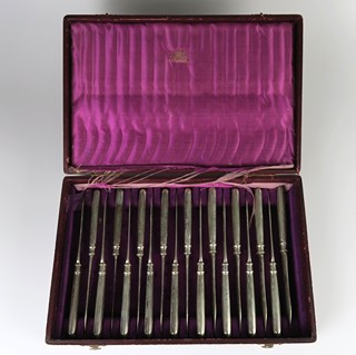 Stříbrný rybí servis pro 18 osob