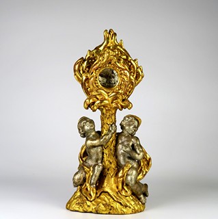 Barokní stojánek na hodinky